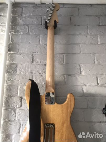 Леворукая гитара