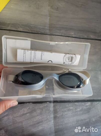 Очки для плавания новые