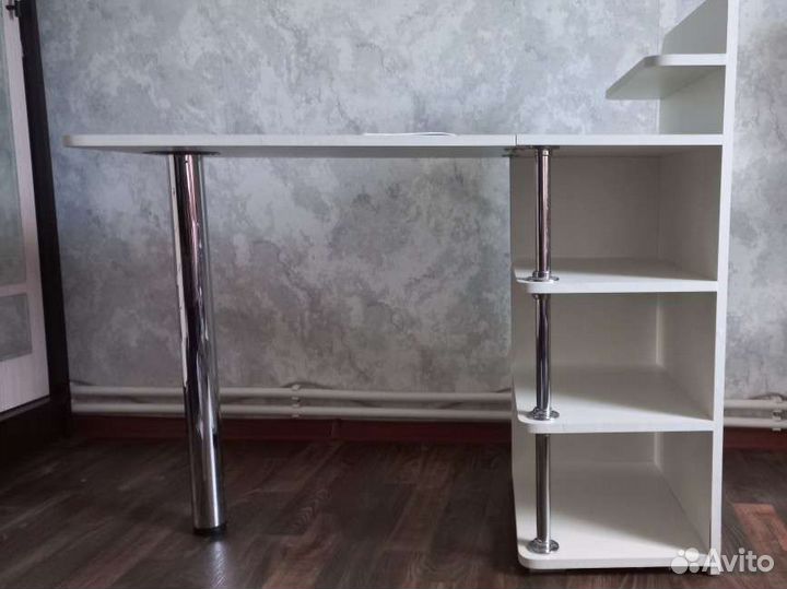 Маникюрный стол складной бу