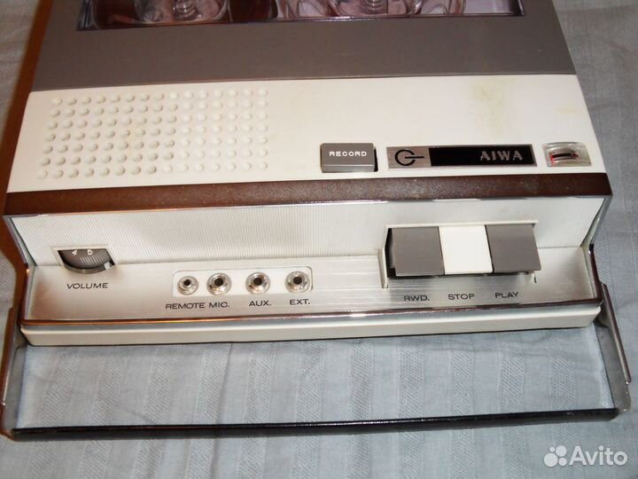 Катушечный магнитофон Aiwa TP-703