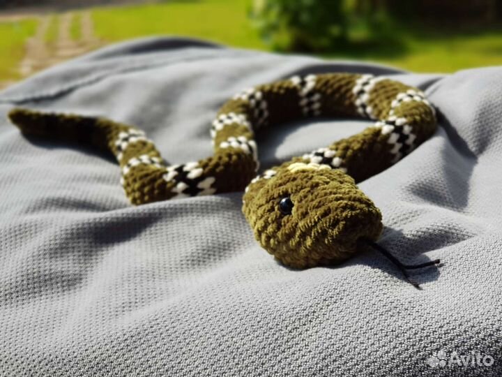 Вязанная змея и дракон