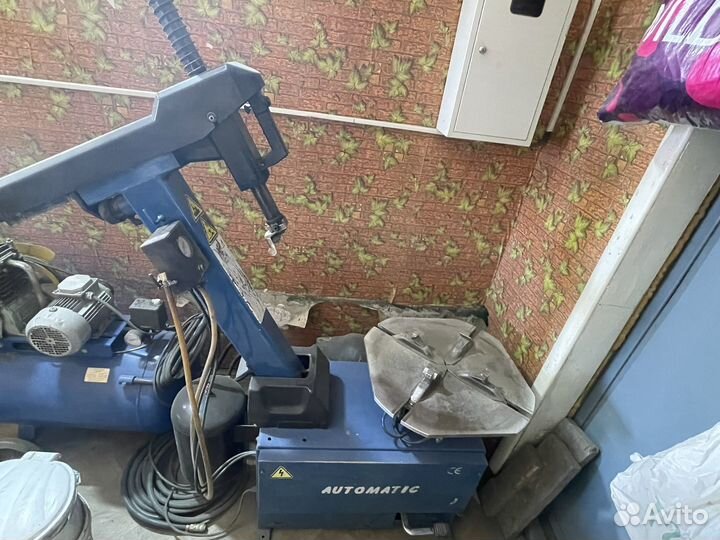 Разбортовочный станок