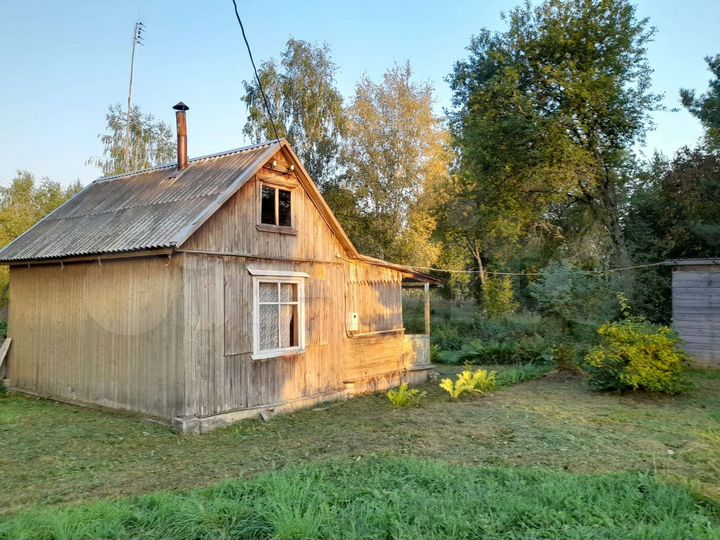 Дом 21,2 м² на участке 10 сот.