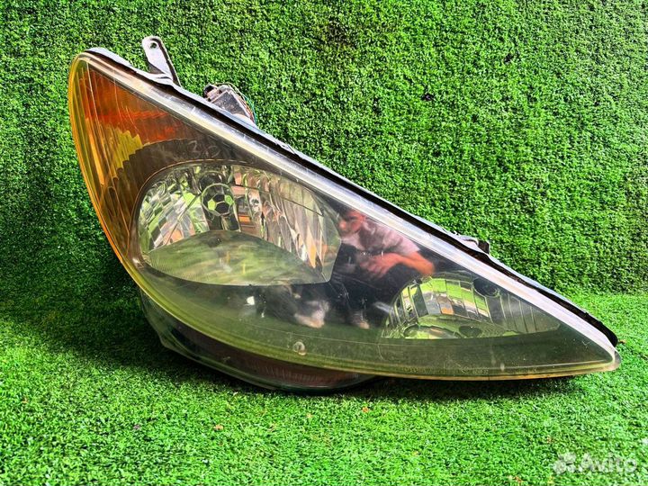 751 фара на toyota estima ACR30