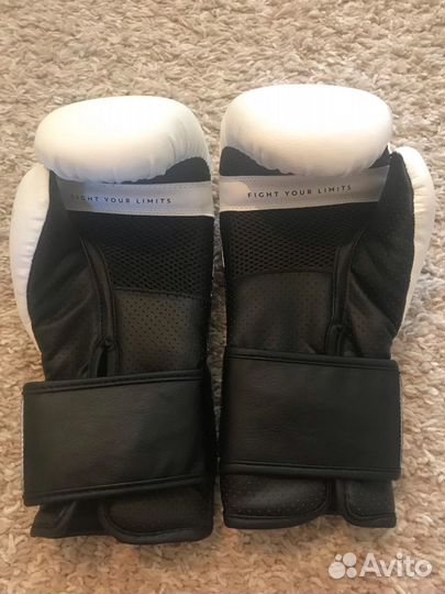 Боксерские перчатки