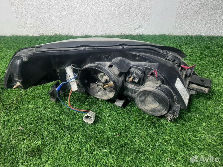 Фара левая на Nissan Primera 3 P12