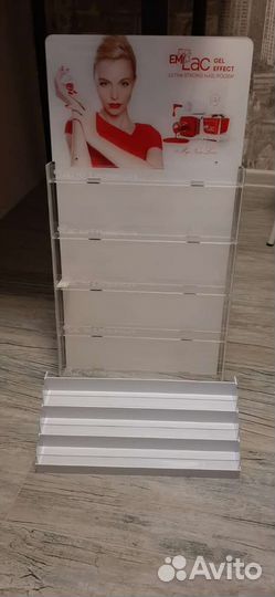 Маникюрный стол с вытяжкой