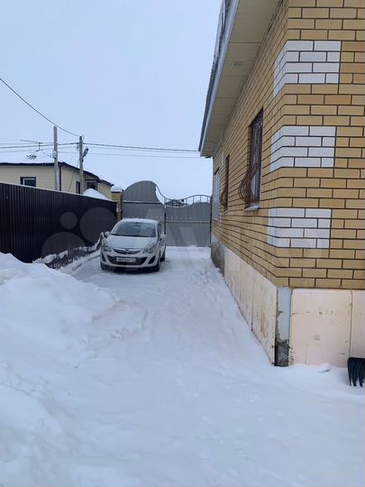 Коттедж 300 м² на участке 10 сот.