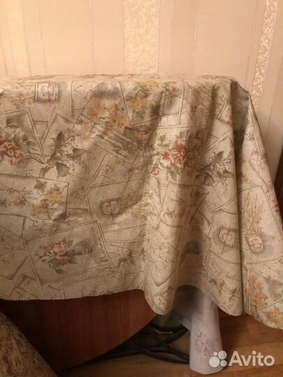 Скатерть овальная 1,30 на 1,40 новая