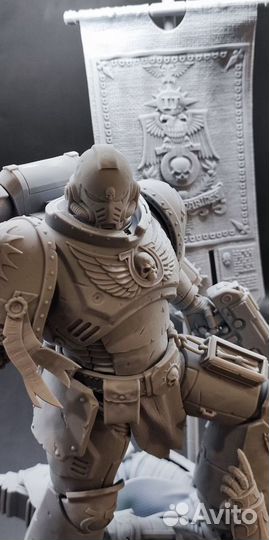 Фигурка Leutenant Titus Лейтенант Тит Warhammer 40