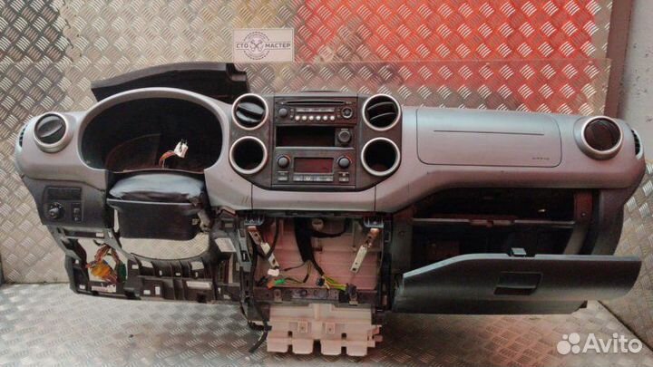 Торпедо Peugeot Partner 1.6