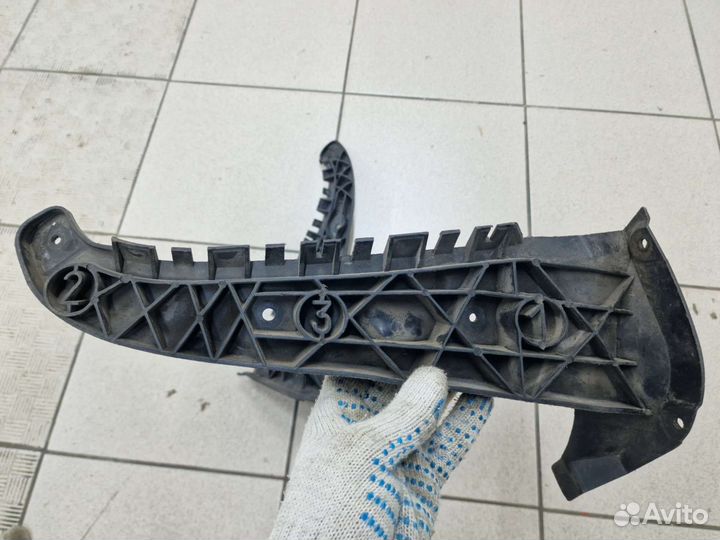 Кранштейн заднего бампера Audi A6 C5