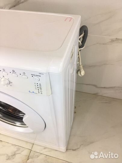 Стиральная машина бу Indesit IWB6105