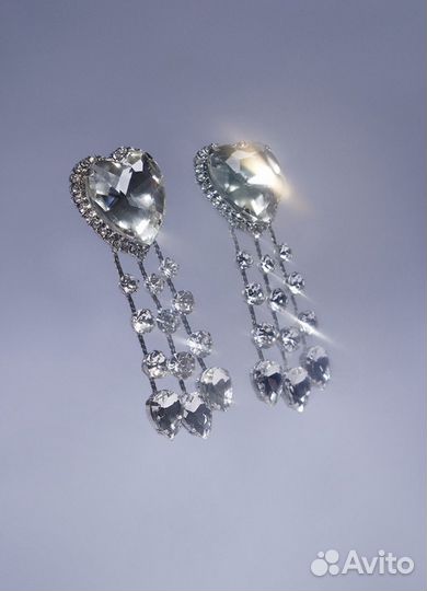 Крупные серьги в форме сердца