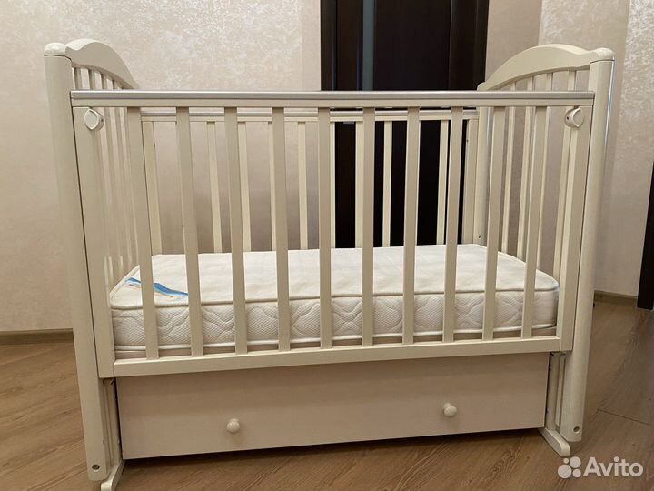 Продам детскую кроватку