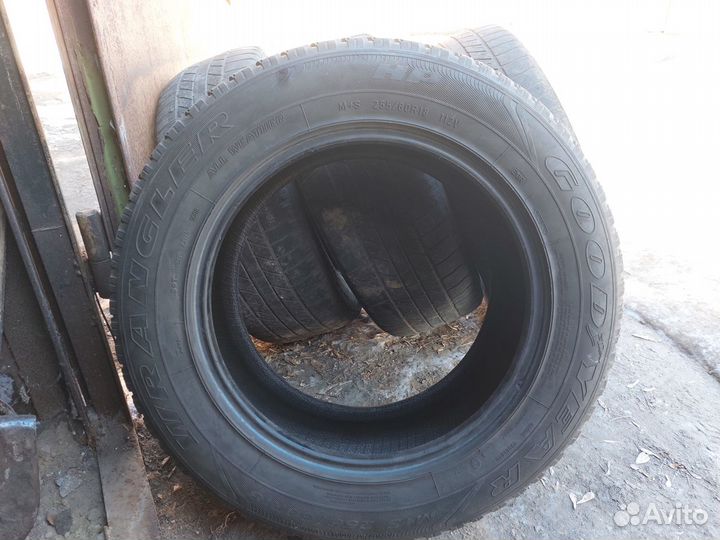 Goodyear Wrangler HP 255/60 R18