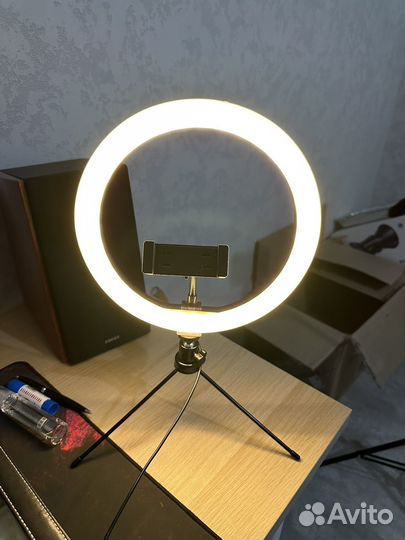 Кольцевая Led лампа настольная