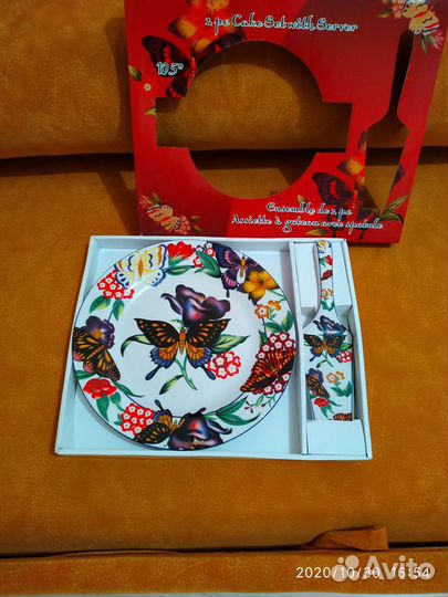 Новое блюдо и лопатка для торта