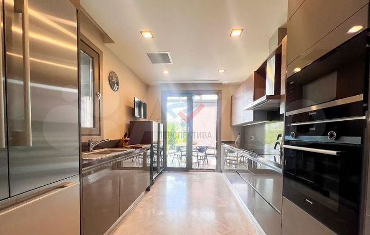 Дом 269 м² на участке 6 сот.