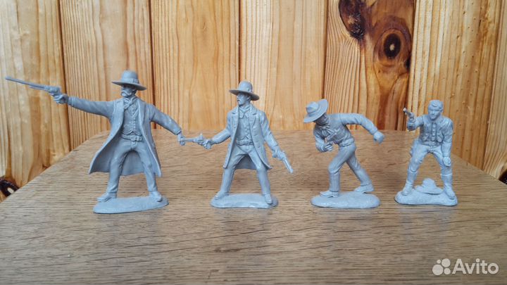 Ковбои и герои Дикого Запада.8 фигур tssd США 2012