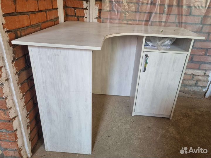 Угловой письменный стол бу