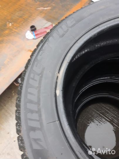 Bridgestone Blizzak WS-70 235/60 R17