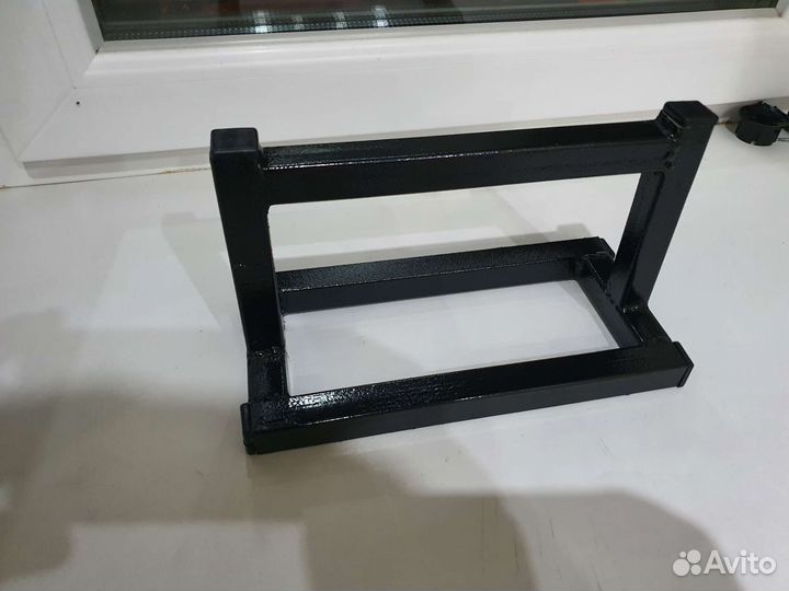 Подставка под эспандеры captains of crush