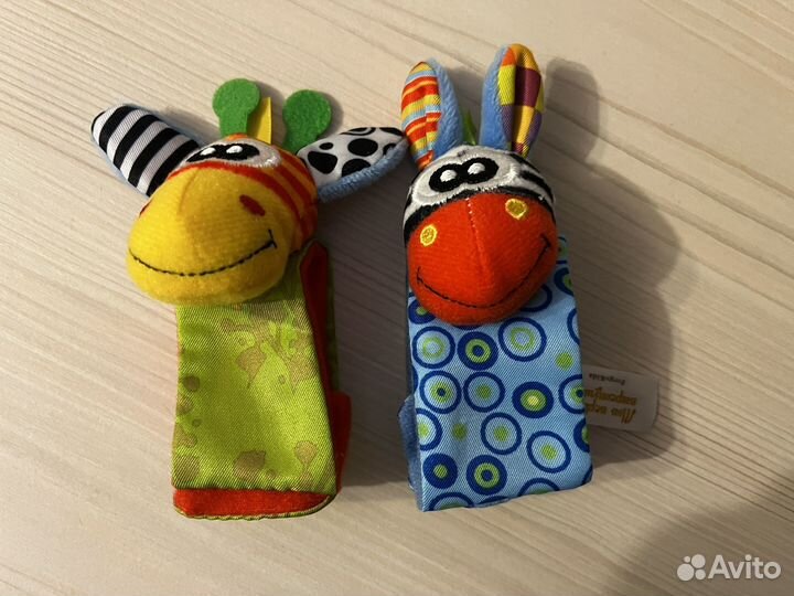 Погремушки для новорожденных