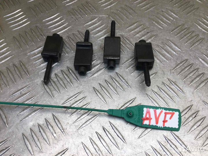 Скоба (кронштейн) крепления форсунки Фольксваген Пассат AVF AVF