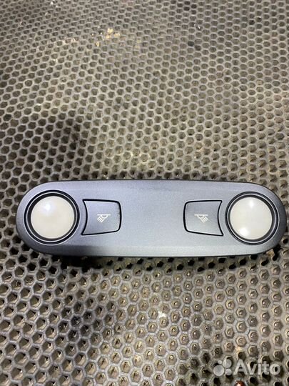 Плафон освещения салона задний Audi Q5 8R