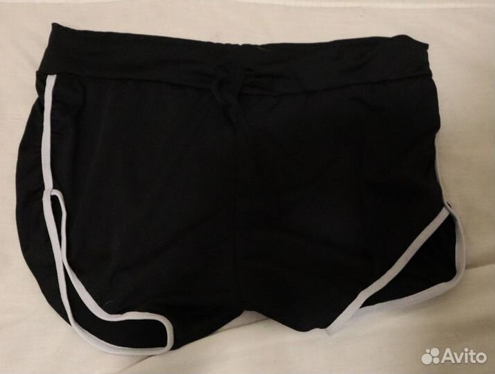 Продамлетние модные женские шорты для отдыха