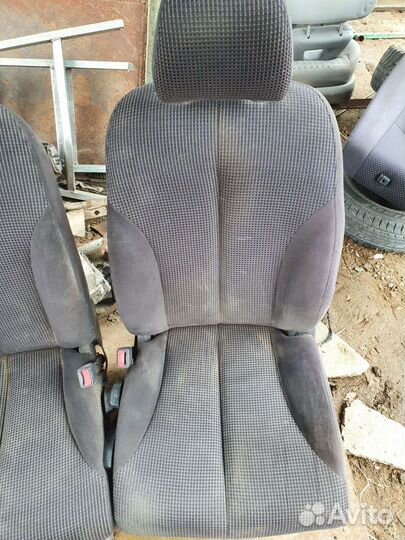 Комплект сидений Nissan Tiida C11