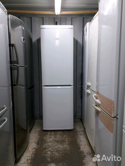 Холодильник б/у Hotpoint-Ariston rmba1200.03
