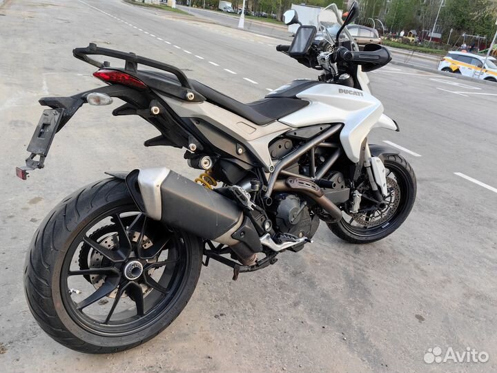 Ducati Hyperstrada 821, 2013