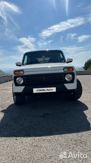 LADA 4x4 (Нива) 1.7 МТ, 2009, 175 000 км