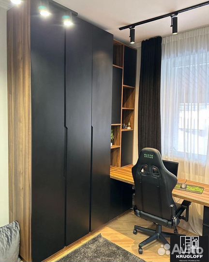 Шкаф с рабочей зоной на заказ