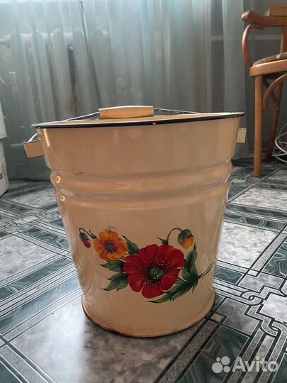 Эмалированное ведро