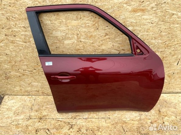 Дверь передняя правая Nissan Juke