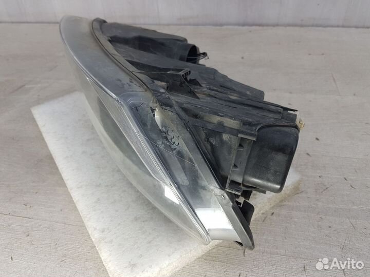 Фара правая Volkswagen Polo