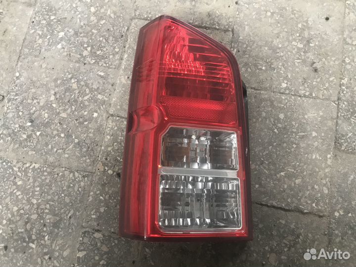 Фонарь задний левый Nissan Pathfinder R51
