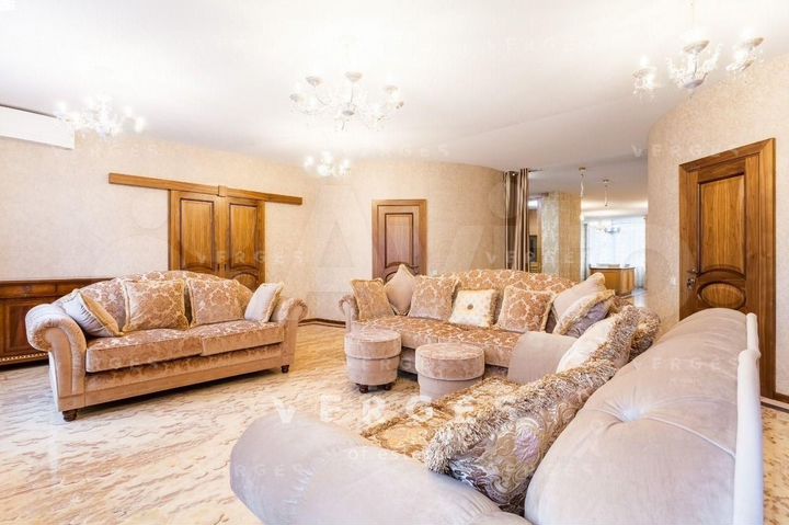 7-к. квартира, 265 м², 5/37 эт.