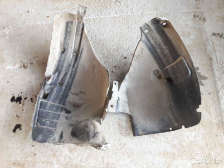 Подкрылок предний левый Mercedes W220 A2206901930