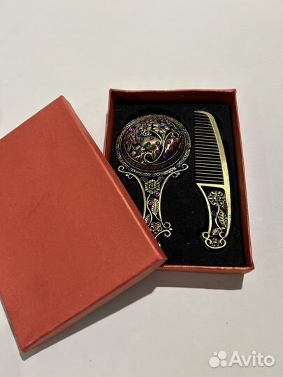 Набор зеркало и гребень