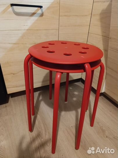 Табуретка IKEA красная