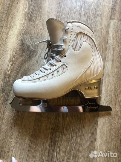 Фигурные коньки edea ice fly