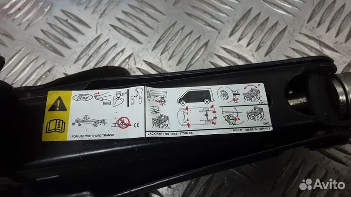 Домкрат на Ford Transit 8