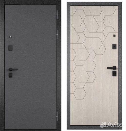 Дверь входная в квартиру