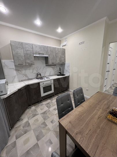 2-к. квартира, 56 м², 12/18 эт.