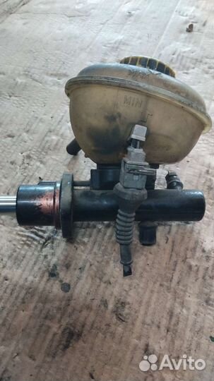 Главный тормозной цилиндр Ауди 80