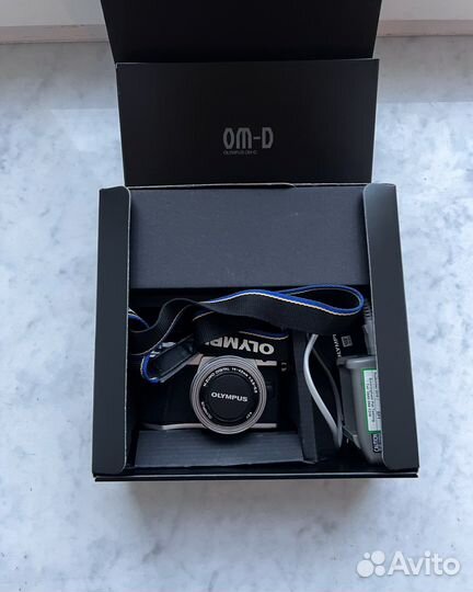 Фотоаппарат Olympus OM-D E-M10 Mark II Kit Silver